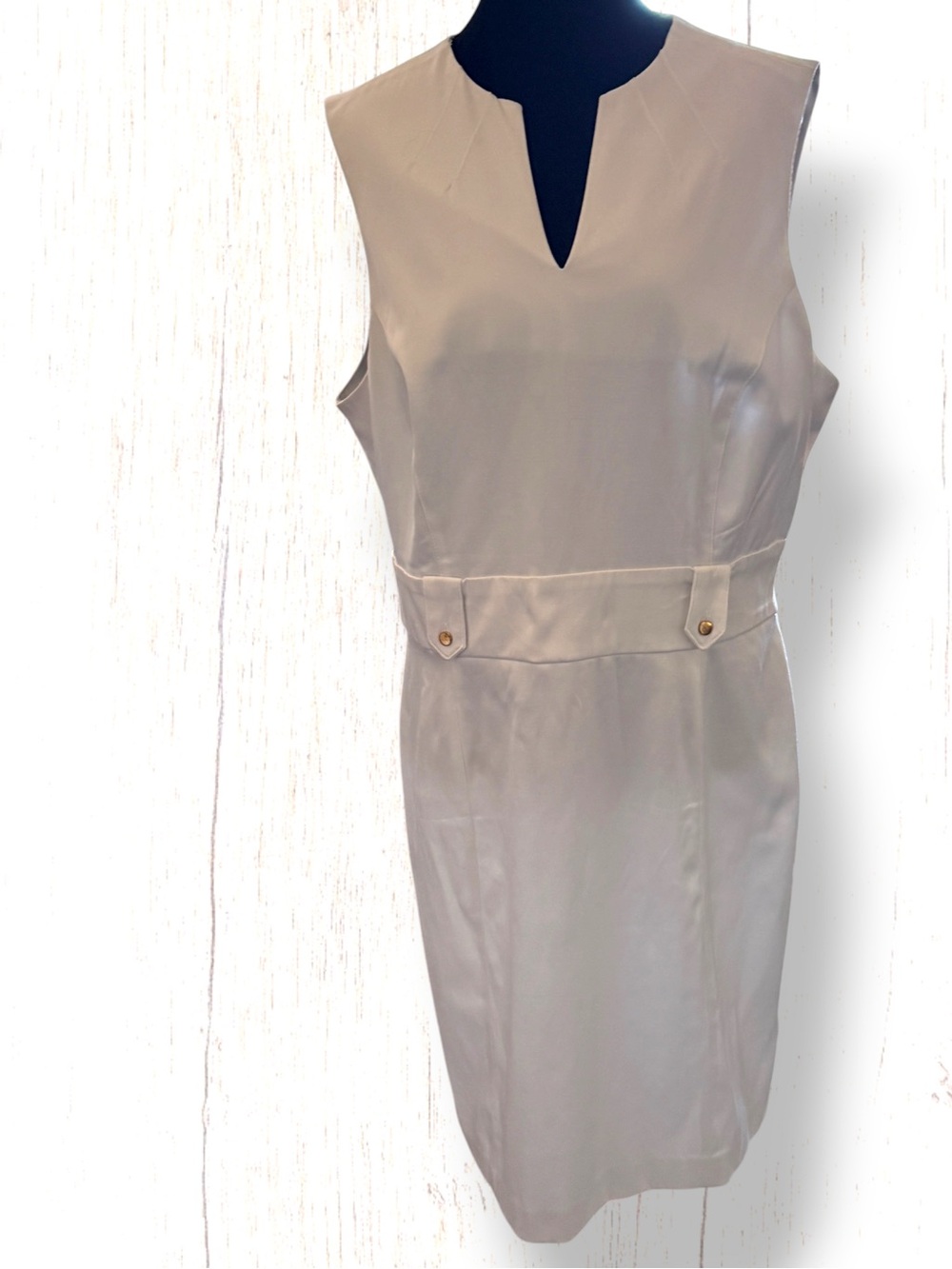 Sharagano Cream Sleeveless V-Neck Shift Dress - Waist Tab Gold Buttons LG
